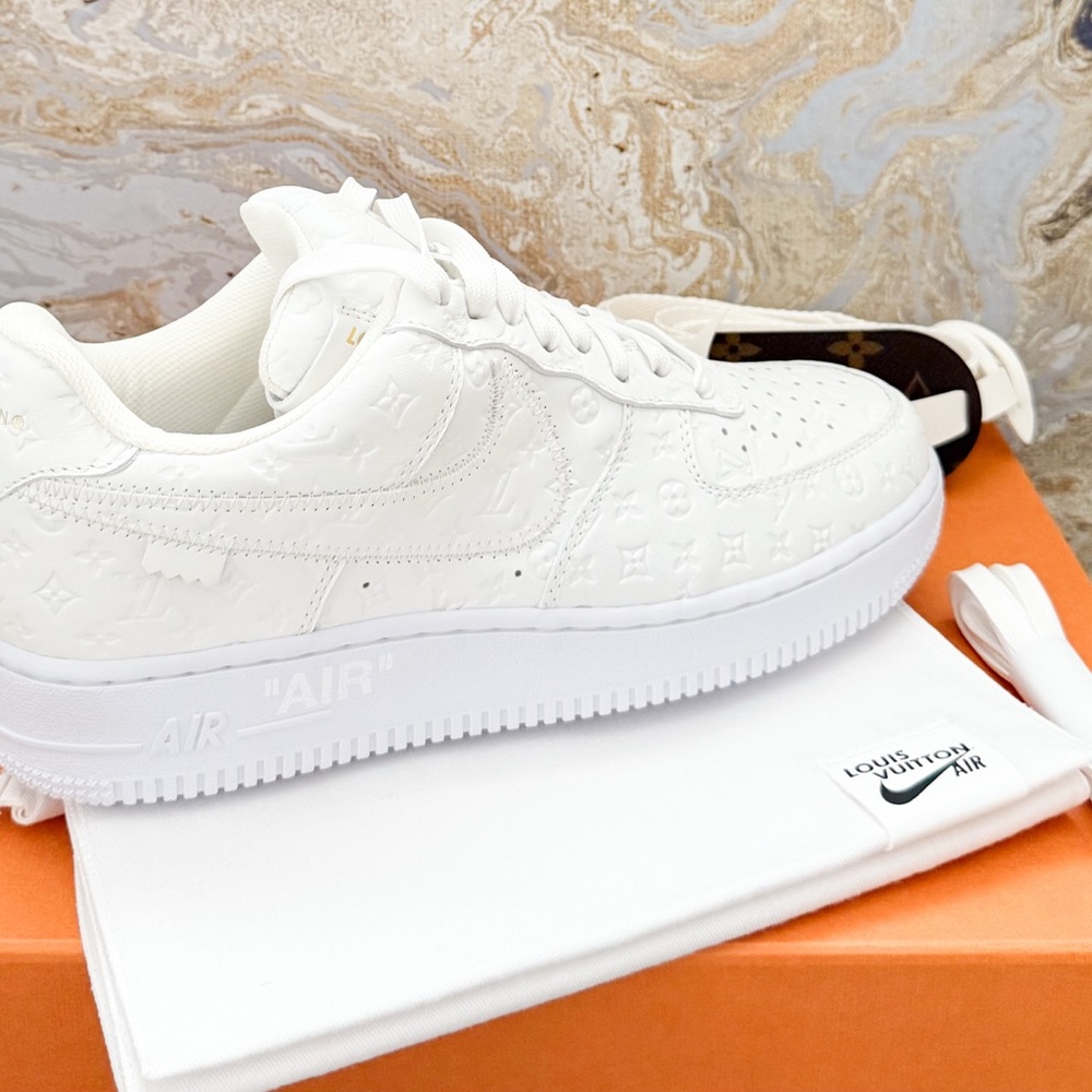 Louis Vuitton X NIKE AIR FORCE 1 Calfskin Monogram Mens Low Top White Sneakers - Picture 12 of 15